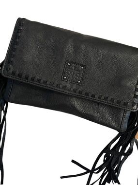 NWT - Indie Black Harper Crossbody by STS - tight snap-see video
